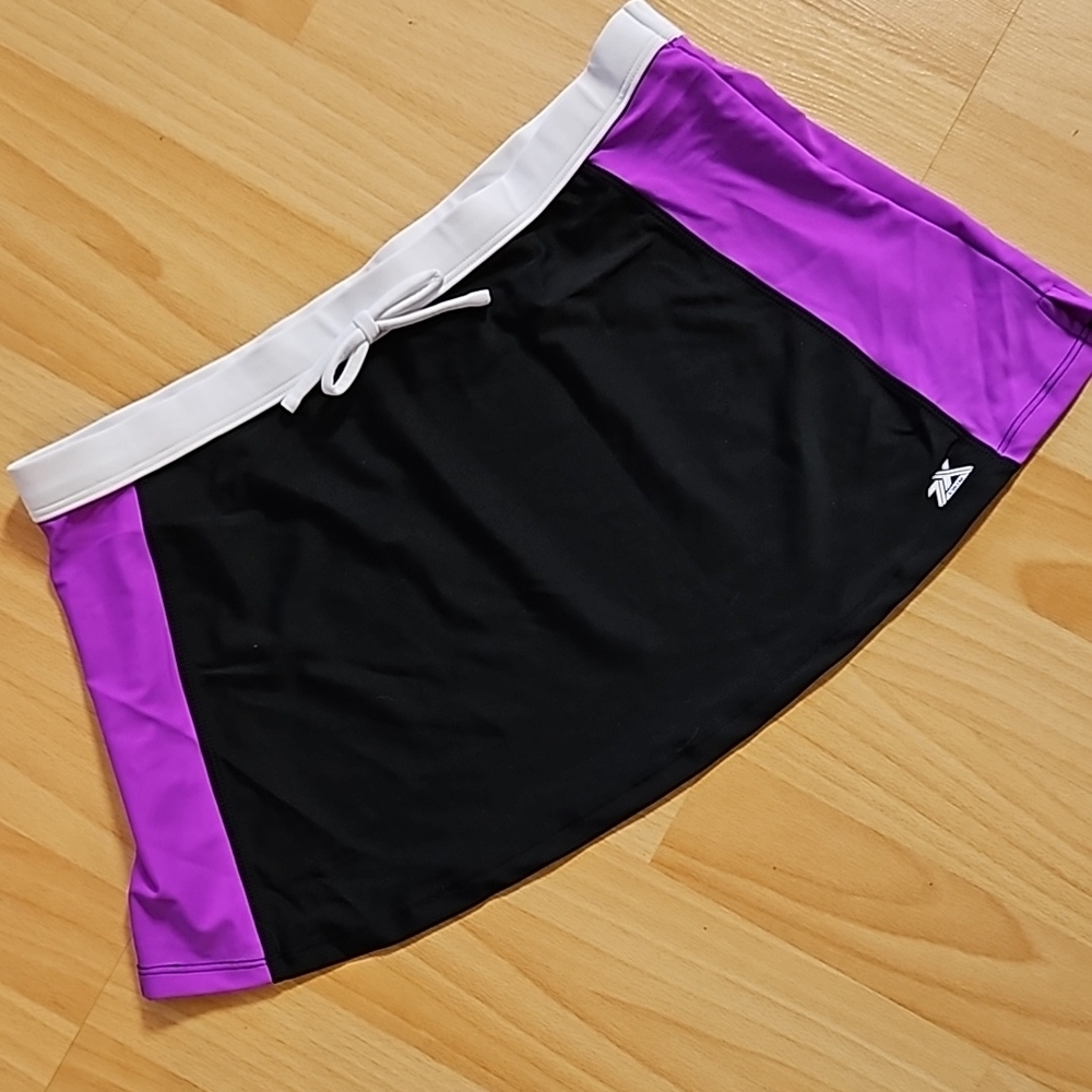 4/$10  Zero Posur Zero X Swim Black and Purple Athletic/Swim Skirt